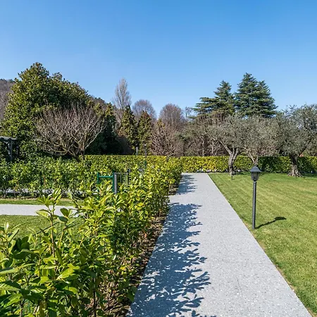 Guesthost - Two-room In With Pool! Apartment Como