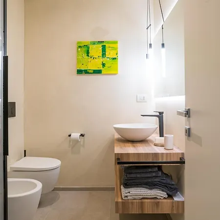 Guesthost - Two-room In With Pool! *