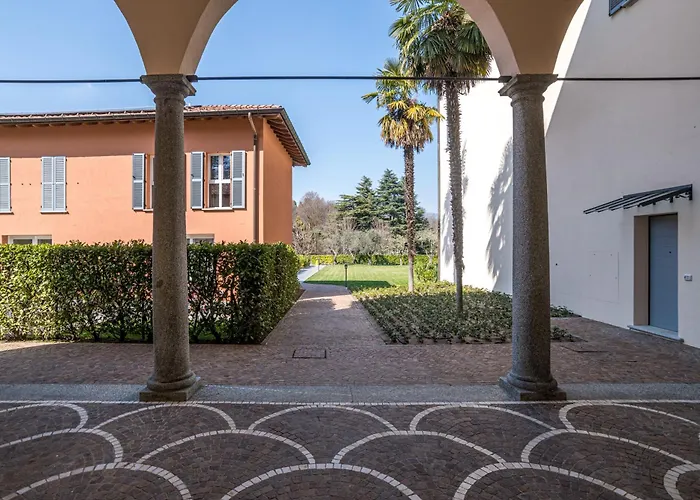 Guesthost - Two-room In With Pool! Апартаменты