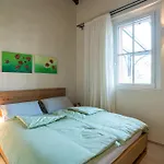 Daire Guesthost - Two-room In With Pool! Como