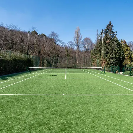 Guesthost - Two-room In With Pool! *