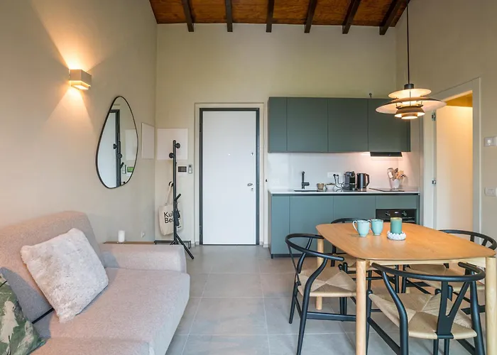 Guesthost - Two-room In With Pool! Como