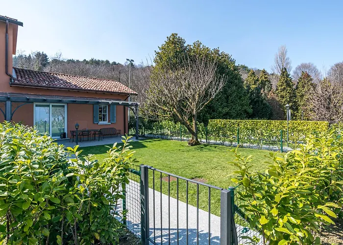 Guesthost - Two-room In With Pool! * Como